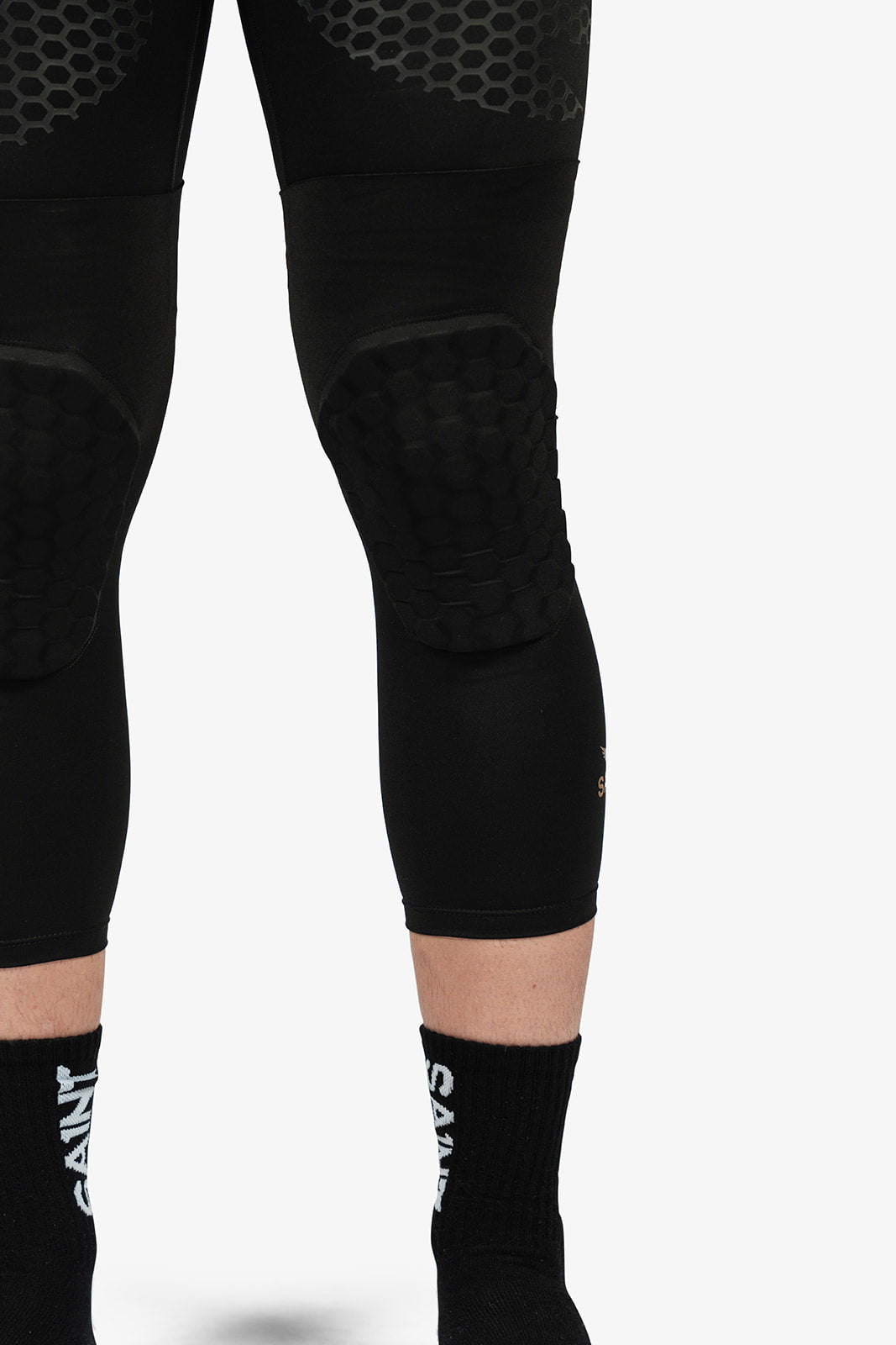 Compression Knee Sleeve – Black | SA1NT Layers