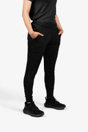 Womens Essential Jogger | Black